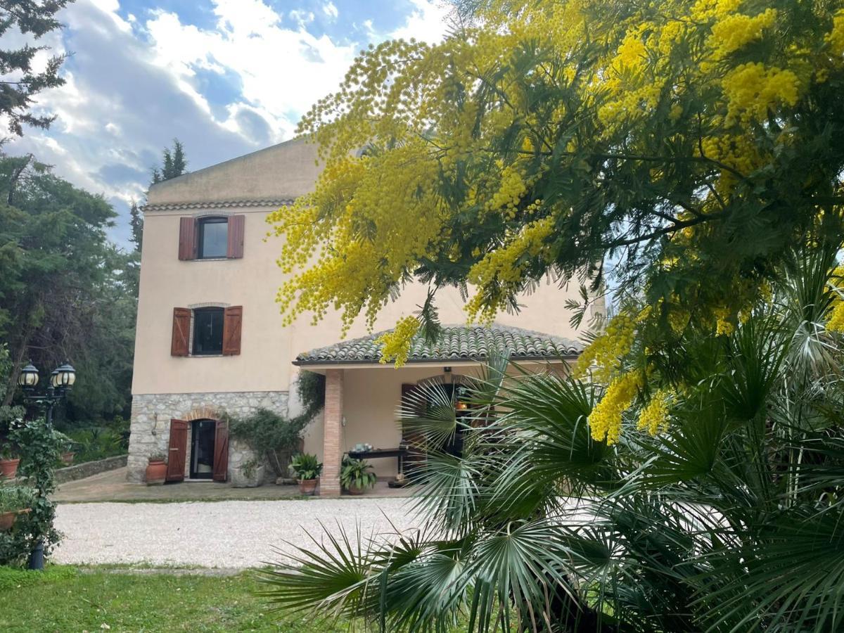 Casale La Civetta Bed & Breakfast Larino Exterior photo